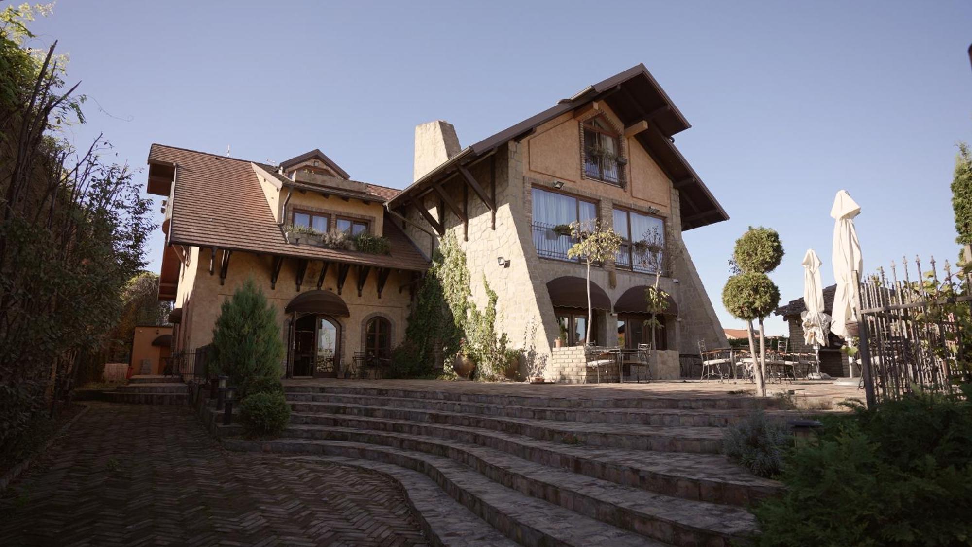 Garni Hotel Chicha - Winery Skrbic Belgrade Exterior photo